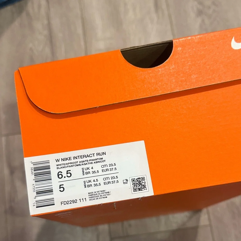 Nike Women's Interact Run Shoes - Picture 8 of 13
